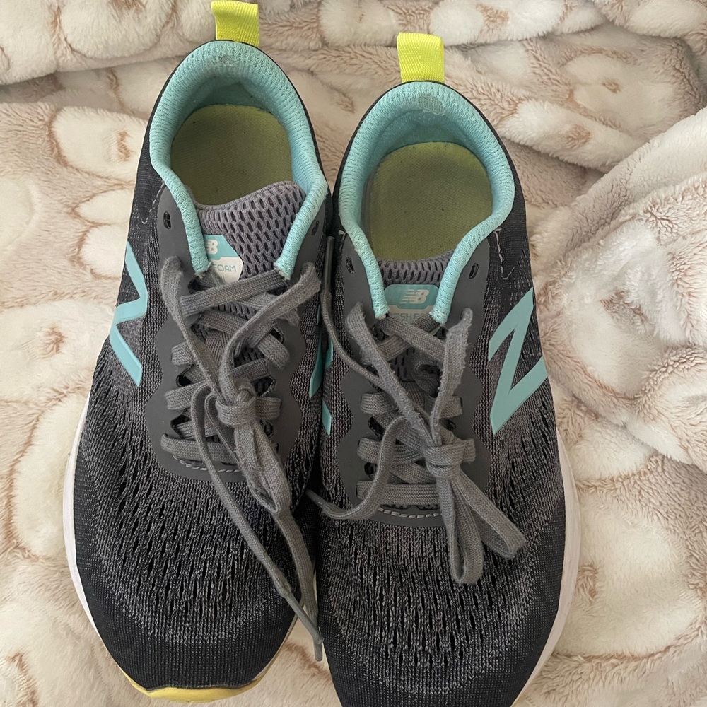 New Balance - Picture 2 of 2